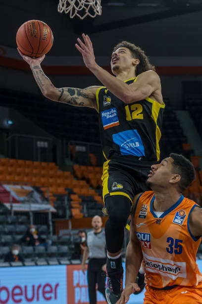 这位年轻的 这位年轻的