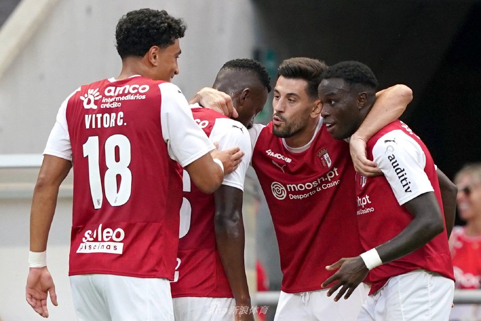 中路前腰占 中路前腰占